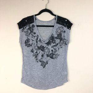 EXPRESS WOMEN’S GRAY V-NECK WITH BLACK SPARKLE